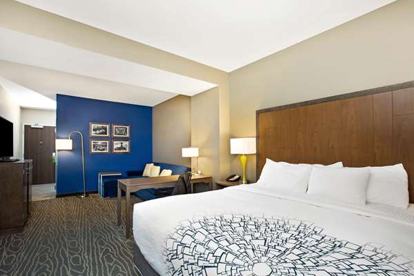 Suite - La Quinta Inn & Suites Page