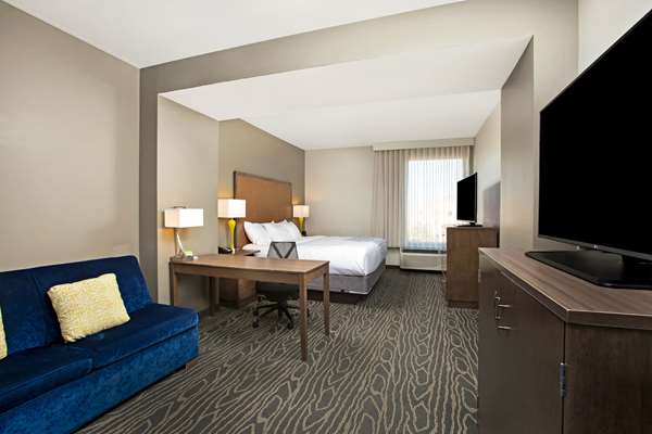 Suite - La Quinta Inn & Suites Page
