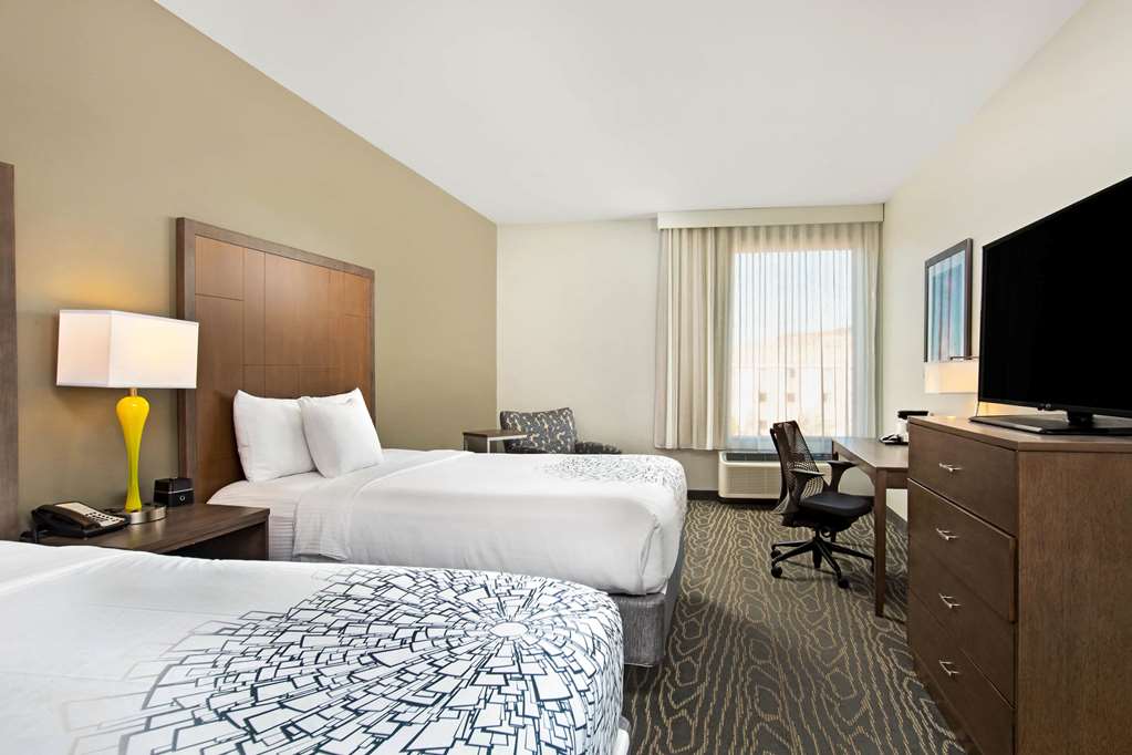 LA QUINTA INN STE PAGE LAKE POWELL-guestroom-Guest Room,Suite,On-Site.jpg
