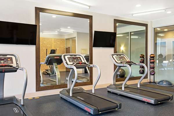 Fitness/ Exercise Room - La Quinta Inn & Suites Page