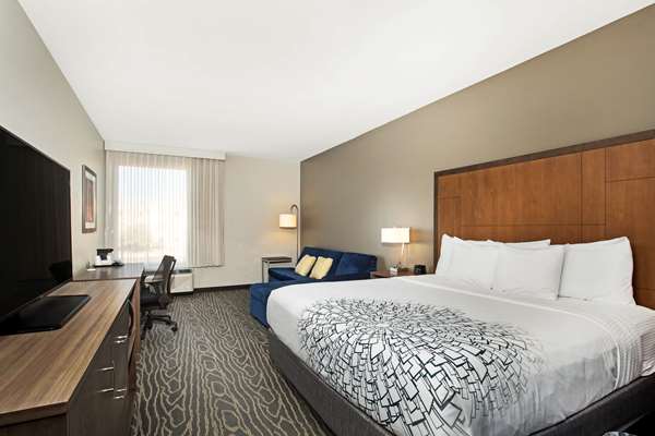  - La Quinta Inn & Suites Page