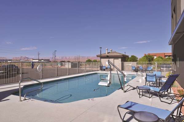 Pool - La Quinta Inn & Suites Page