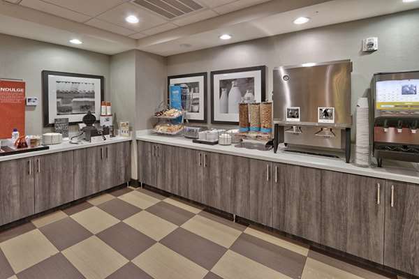 Restaurant - Hampton Inn & Suites Guthrie