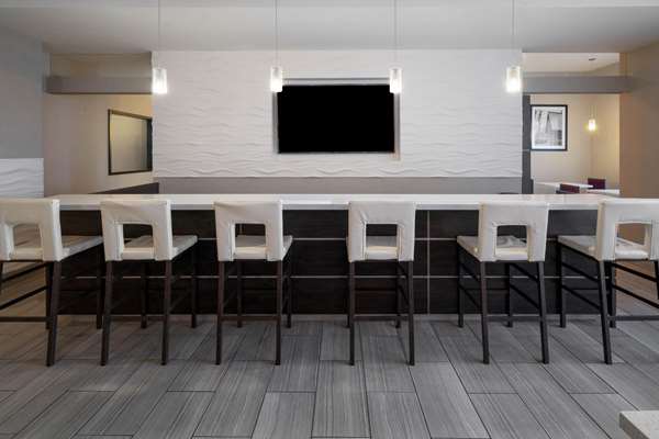 Bar - La Quinta Inn & Suites Forsyth - I-75, Exit 187