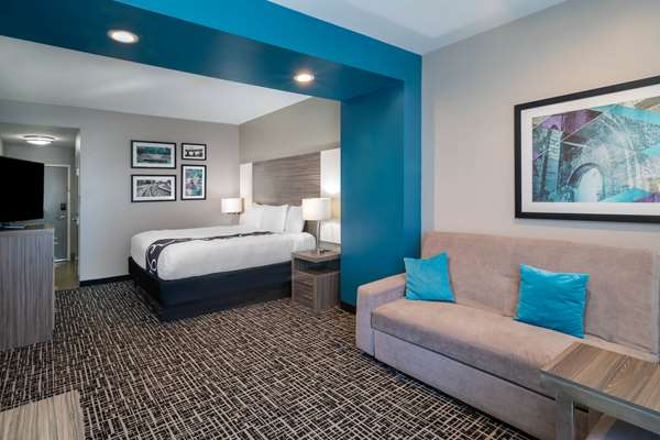 Suite - La Quinta Inn & Suites Forsyth - I-75, Exit 187