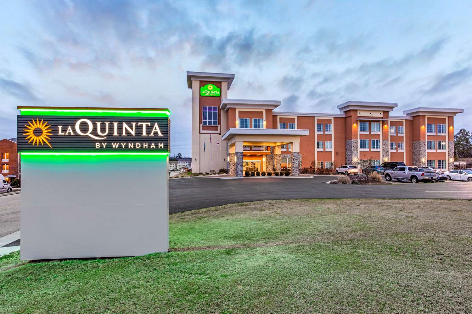 La Quinta Inn & Suites Cullman, AL See Discounts