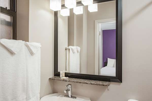  - La Quinta Inn & Suites New York City
