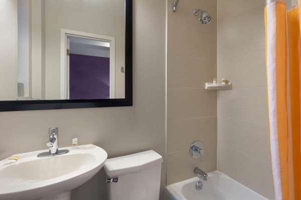 - La Quinta Inn & Suites New York City