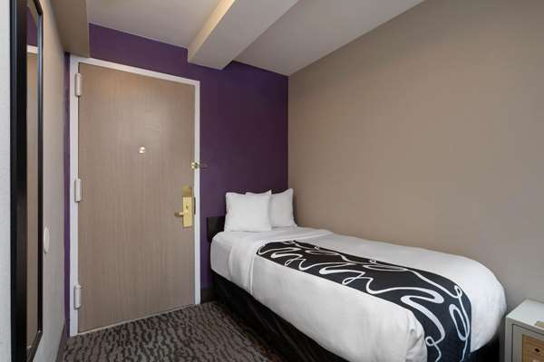  - La Quinta Inn & Suites New York City