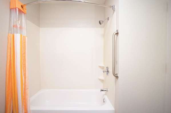  - La Quinta Inn & Suites Loudon - I-75, Exit 72