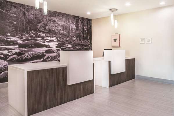  - La Quinta Inn & Suites Loudon - I-75, Exit 72