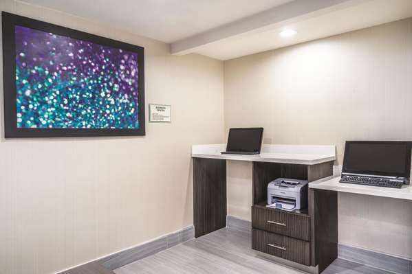 Conference Area - La Quinta Inn & Suites Loudon - I-75, Exit 72