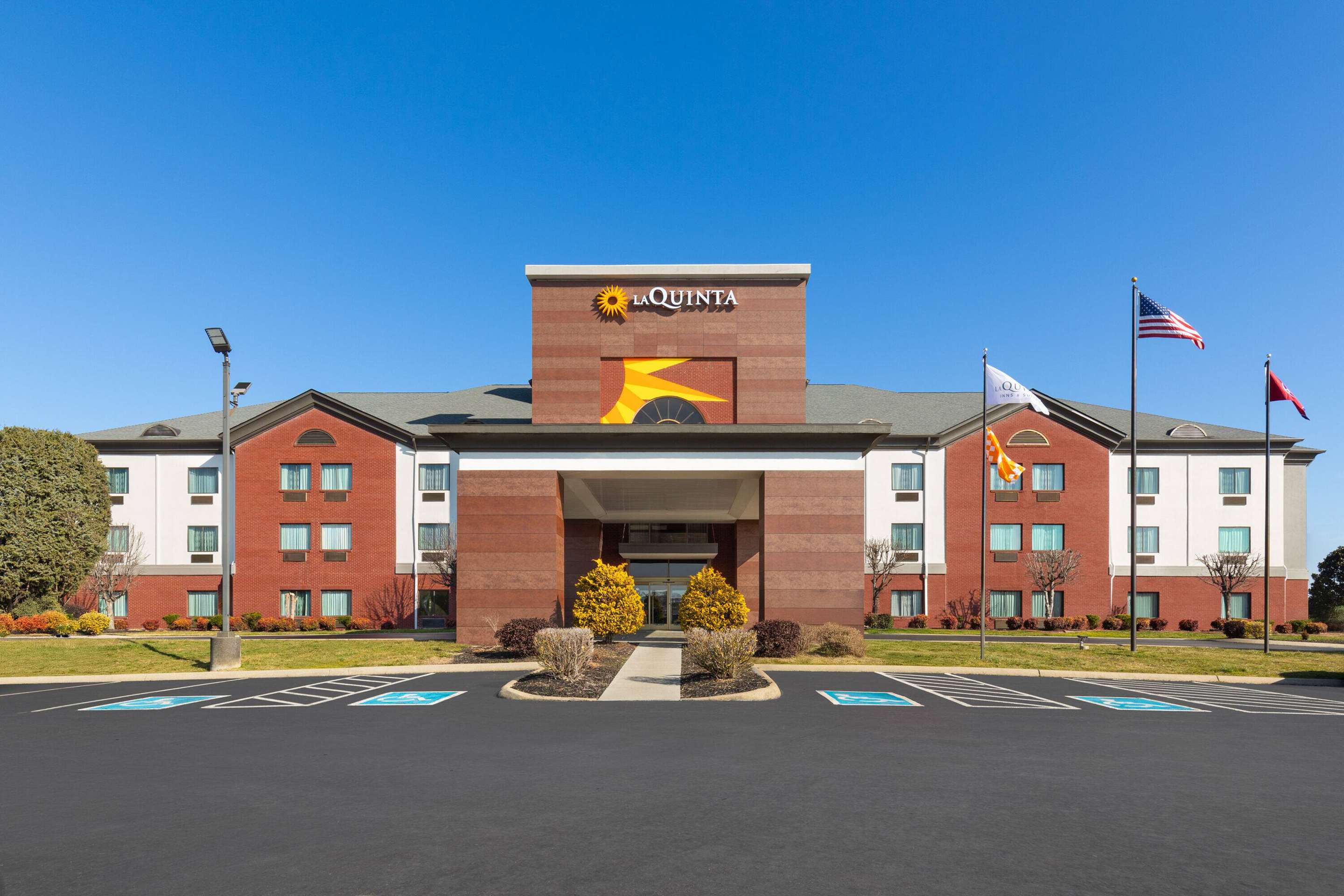 Exterior | La Quinta Inn & Suites by Wyndham Loudon