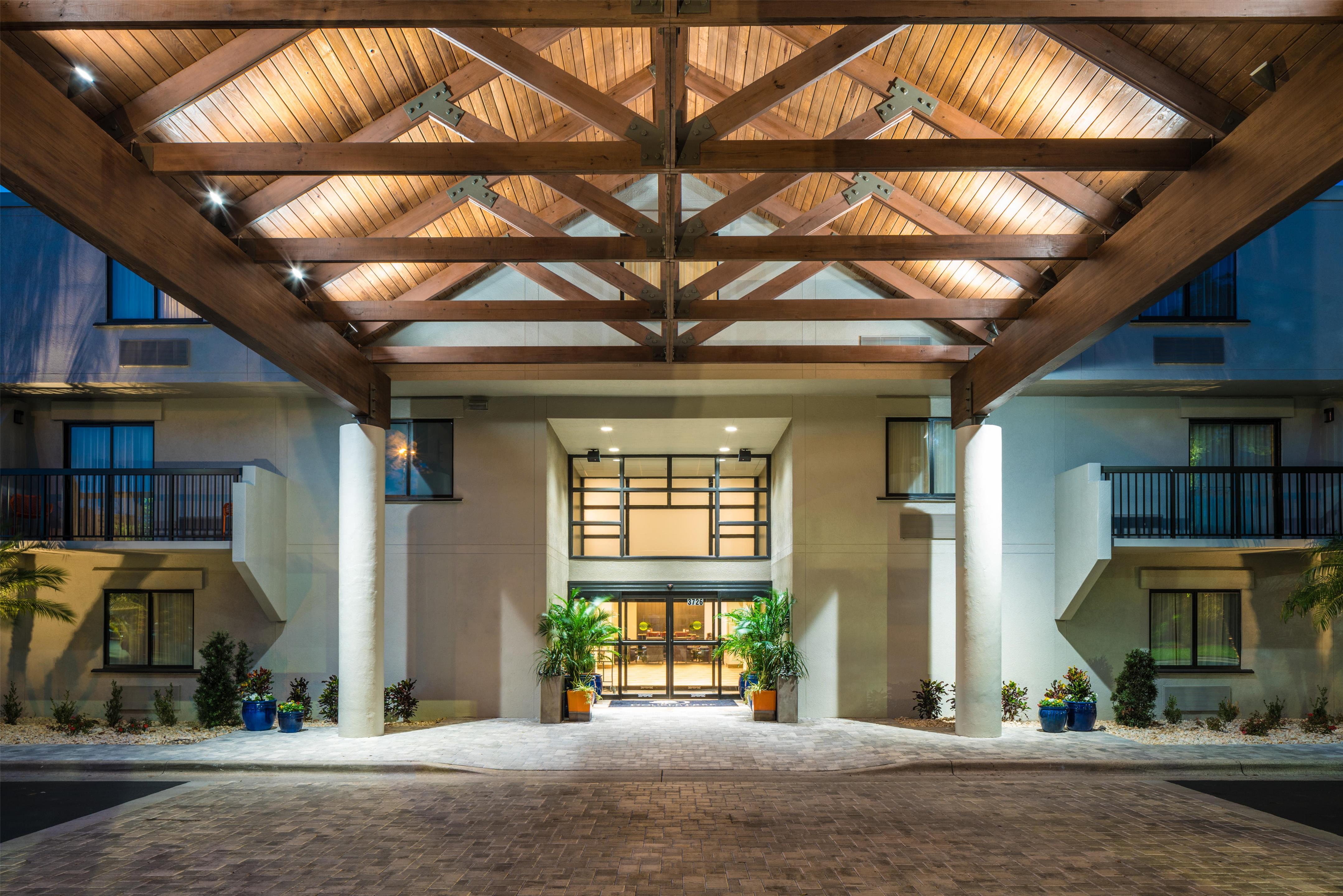 Exterior | DoubleTree by Hilton Gainesville