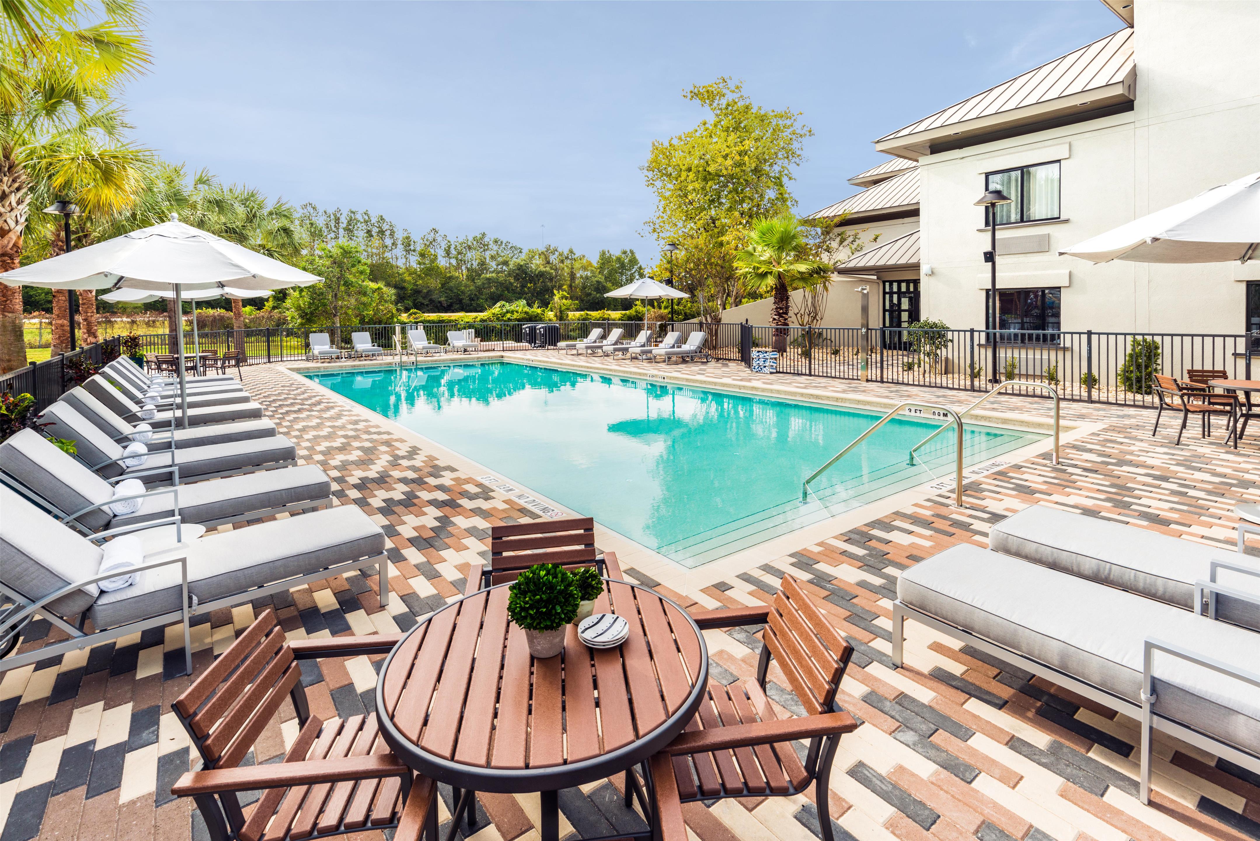 Pool | DoubleTree by Hilton Gainesville