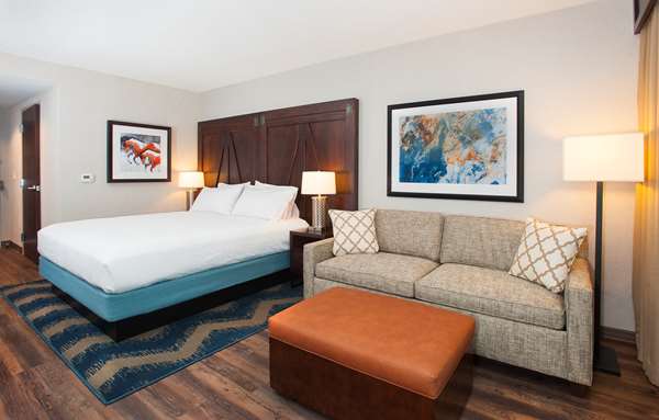  - Hilton Garden Inn Burbank - I-5, Exit 146