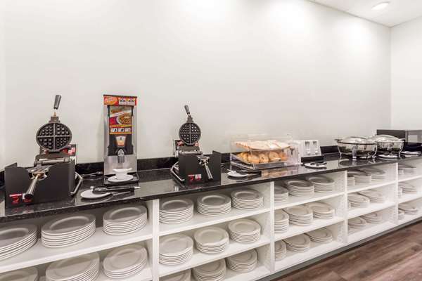  - Ramada Hotel Hinton