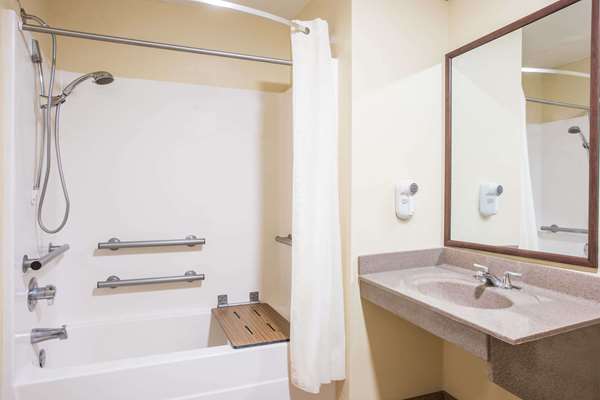  - Days Inn Abbeville