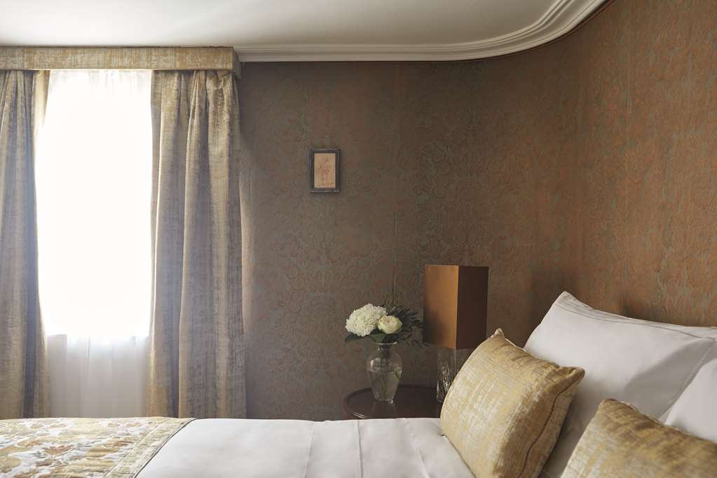 Guest photo