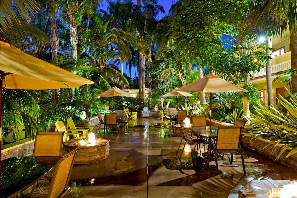 Patio | Ocean Palms Beach Resort
