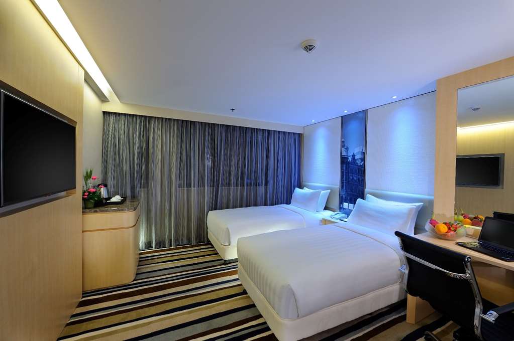 METROPARK HOTEL MONGKOK-guestroom-Guest Room,On-Site.jpg