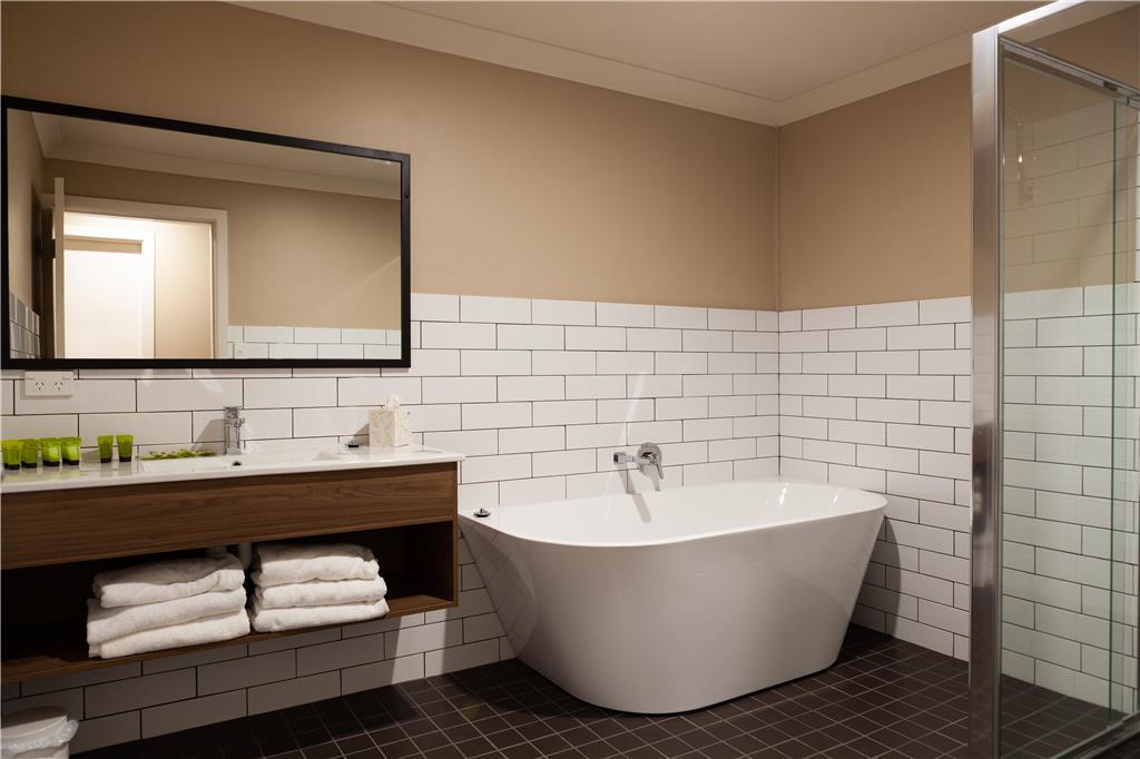 NIGHTCAP AT ARCHER HOTEL-guestroom-Guest Room,Bathroom,On-Site.jpg