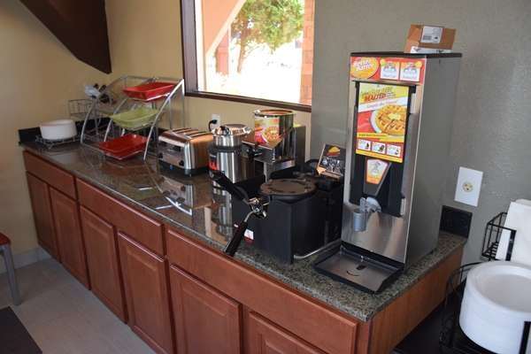  - Hawthorn Suites by Wyndham Columbia - I-26, Exit 108A