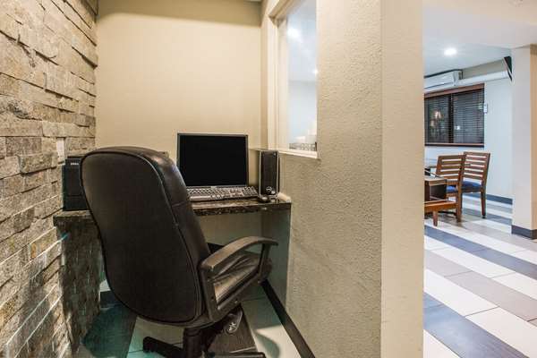 Conference Area - Baymont Inn & Suites Cedar Rapids