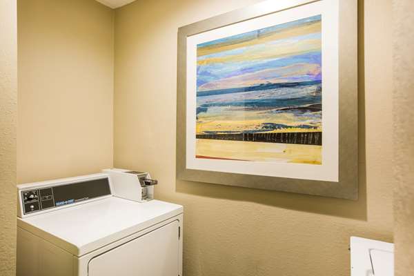 Amenities - Baymont Inn & Suites Cedar Rapids