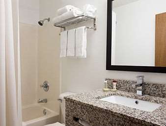  - Baymont Inn & Suites Cedar Rapids