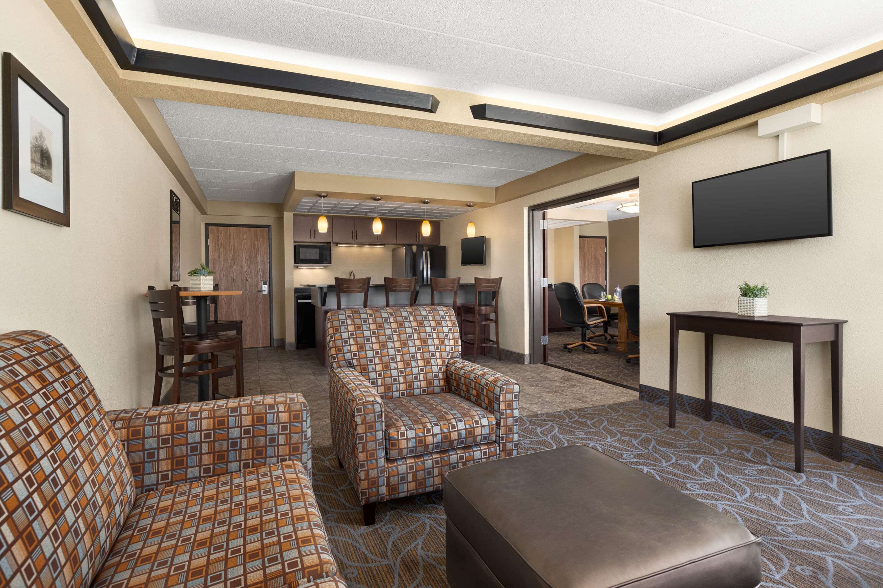 BarLounge | Baymont by Wyndham Owatonna