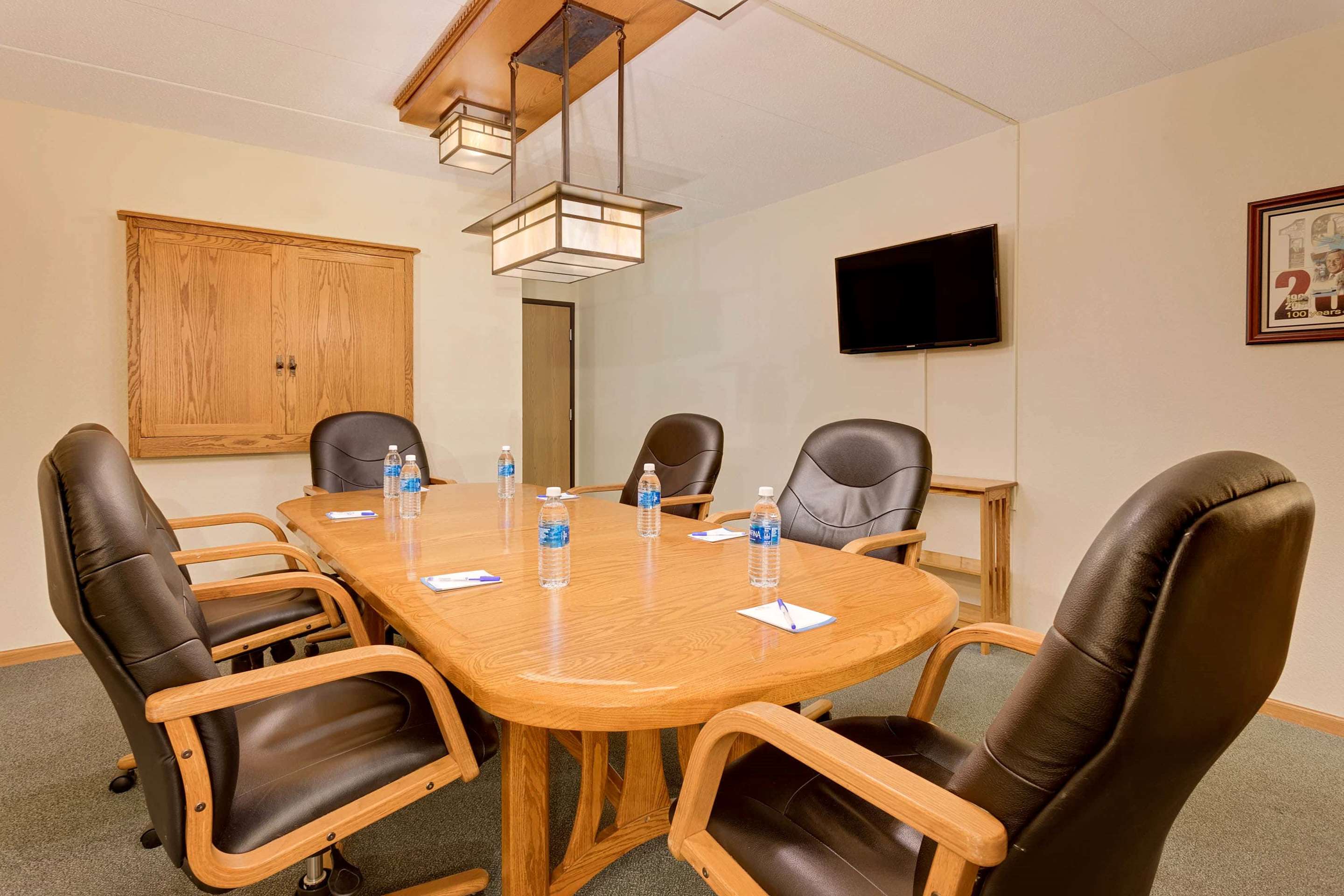 Meeting Room | Baymont by Wyndham Owatonna