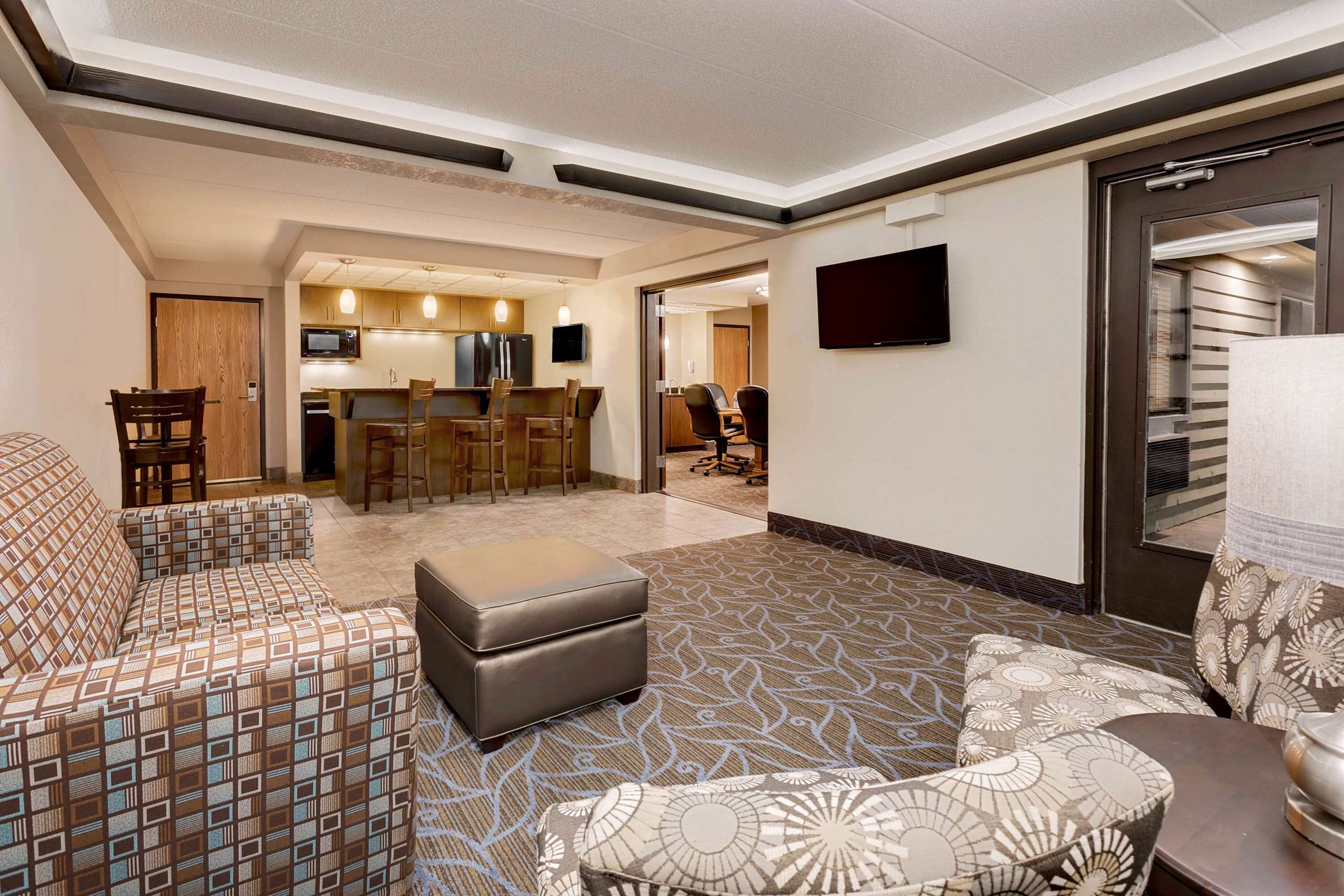 Meeting Room | Baymont by Wyndham Owatonna