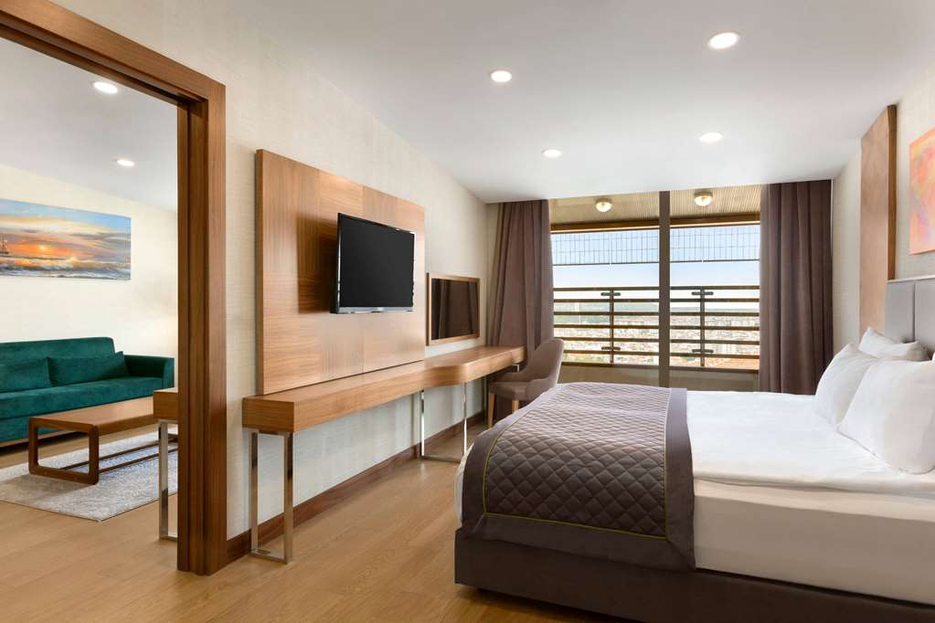 RAMADA BY WYNDHAM BURSA CEKIRGE THE-guestroom-Guest Room,On-Site.jpg