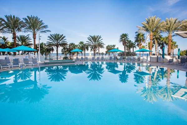 Pool - Wyndham Grand Hotel Clearwater Beach