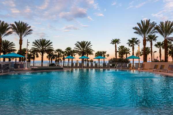 Pool - Wyndham Grand Hotel Clearwater Beach