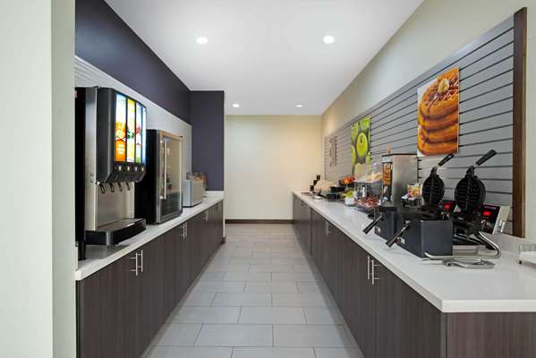  - La Quinta Inn & Suites Westlake - I-10, Exit 27