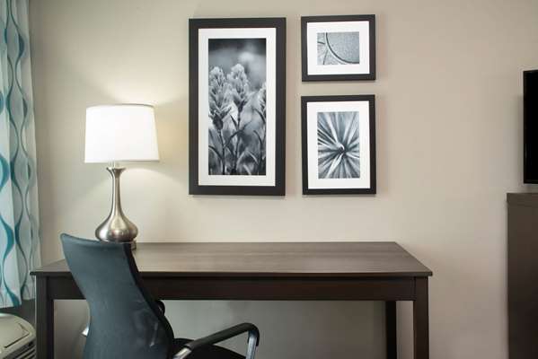  - La Quinta Inn & Suites Westlake - I-10, Exit 27