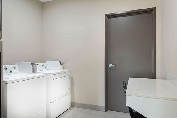 Amenities - La Quinta Inn & Suites Westlake - I-10, Exit 27