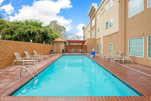Pool - La Quinta Inn & Suites Westlake - I-10, Exit 27