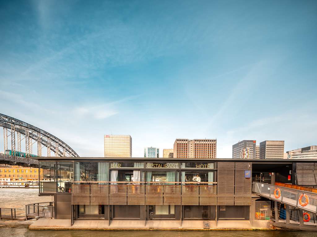 OFF Paris Seine Floating Hotel