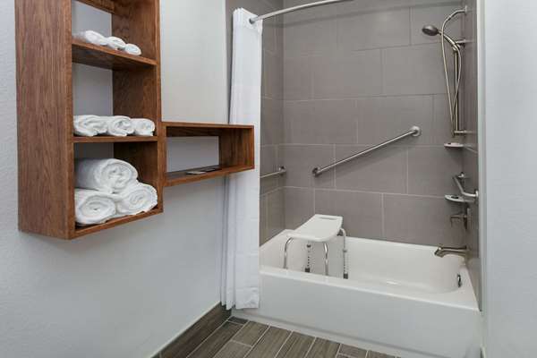  - Days Inn & Suites Medical Center Lubbock