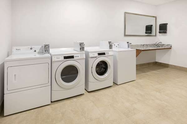 Amenities - Days Inn & Suites Medical Center Lubbock