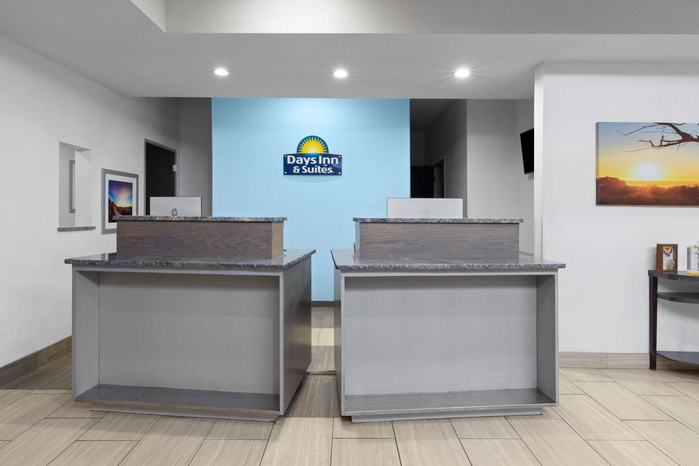 Reception | Days Inn & Suites by Wyndham Lubbock Medical Center