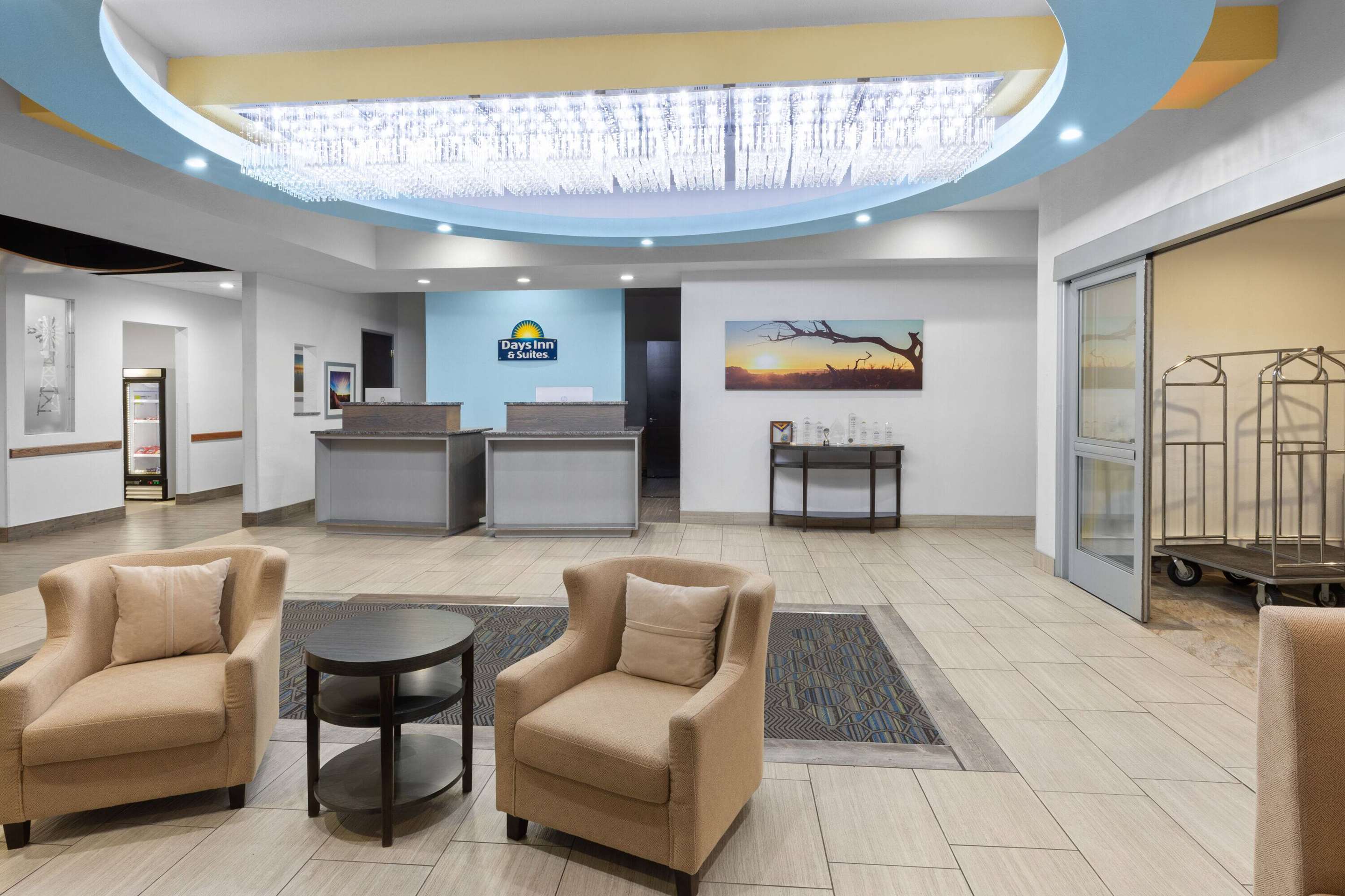 Lobby | Days Inn & Suites by Wyndham Lubbock Medical Center