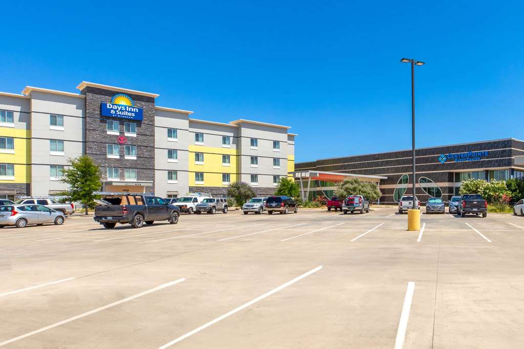 Days Inn & Suites Lubbock Medical Center