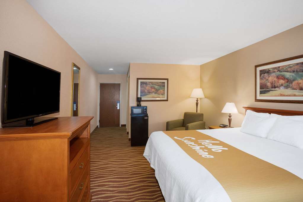 DAYS INN CUBA-guestroom-Guest Room,On-Site.jpg