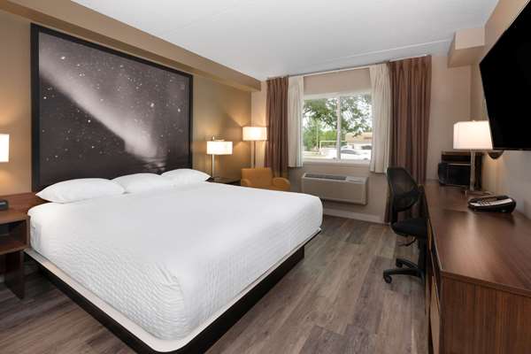  - Super 8 Hotel West Winnipeg