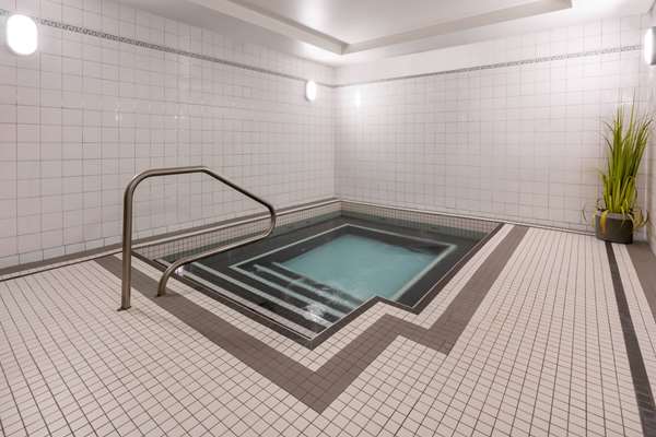 Pool - Super 8 Hotel West Winnipeg
