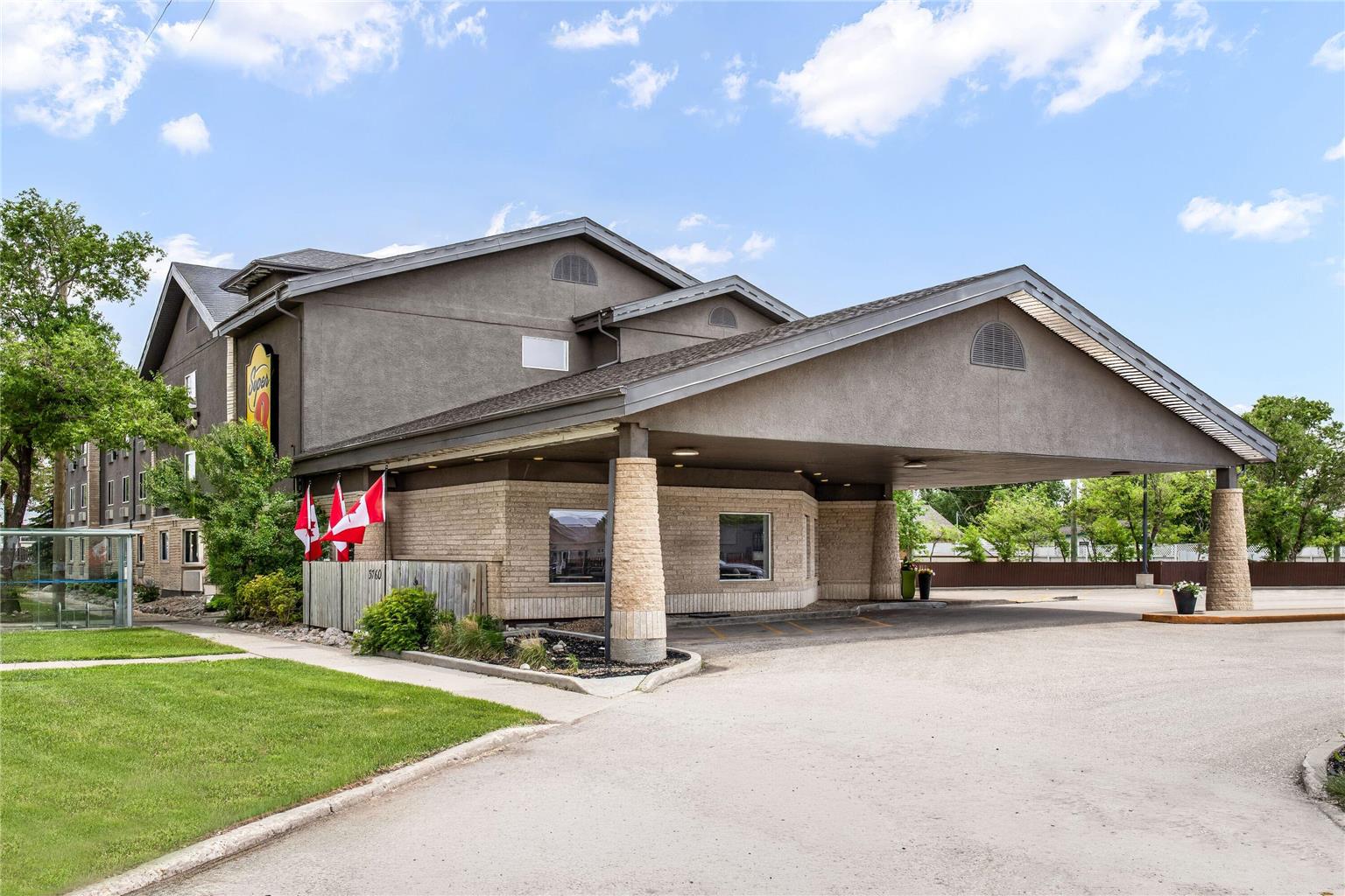 Super 8 Winnipeg West